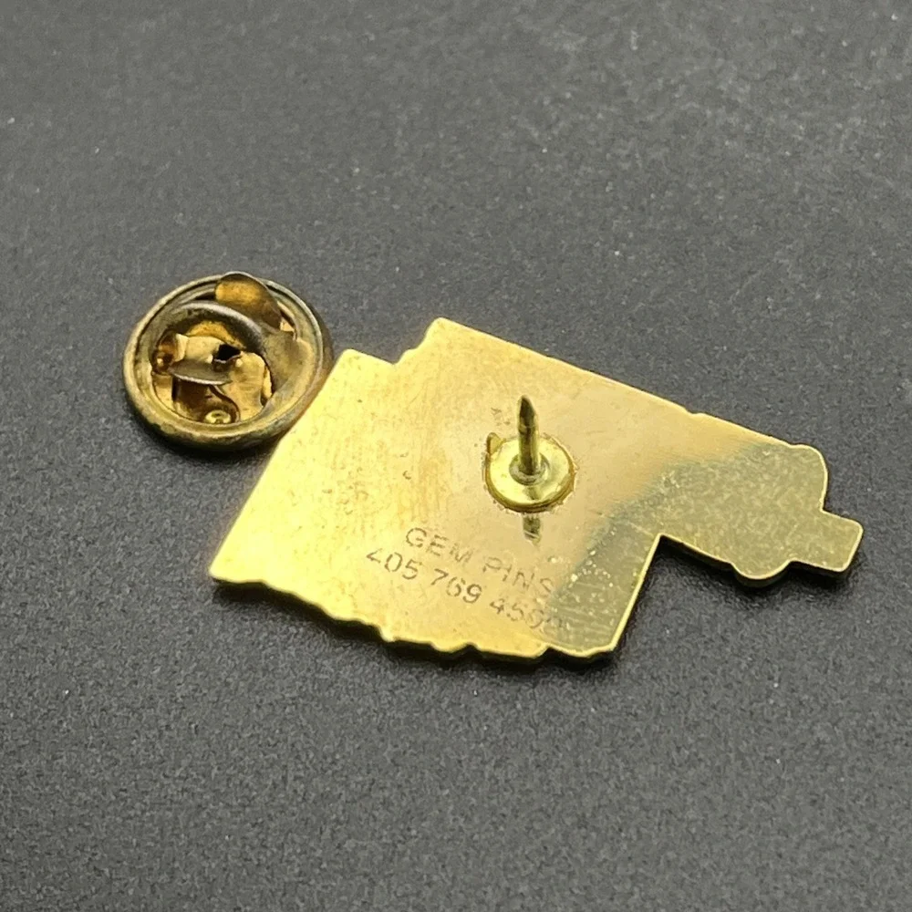 Oklahoma City Tulsa State‎ Outline United States Of America Lapel Hat Pin D2A
